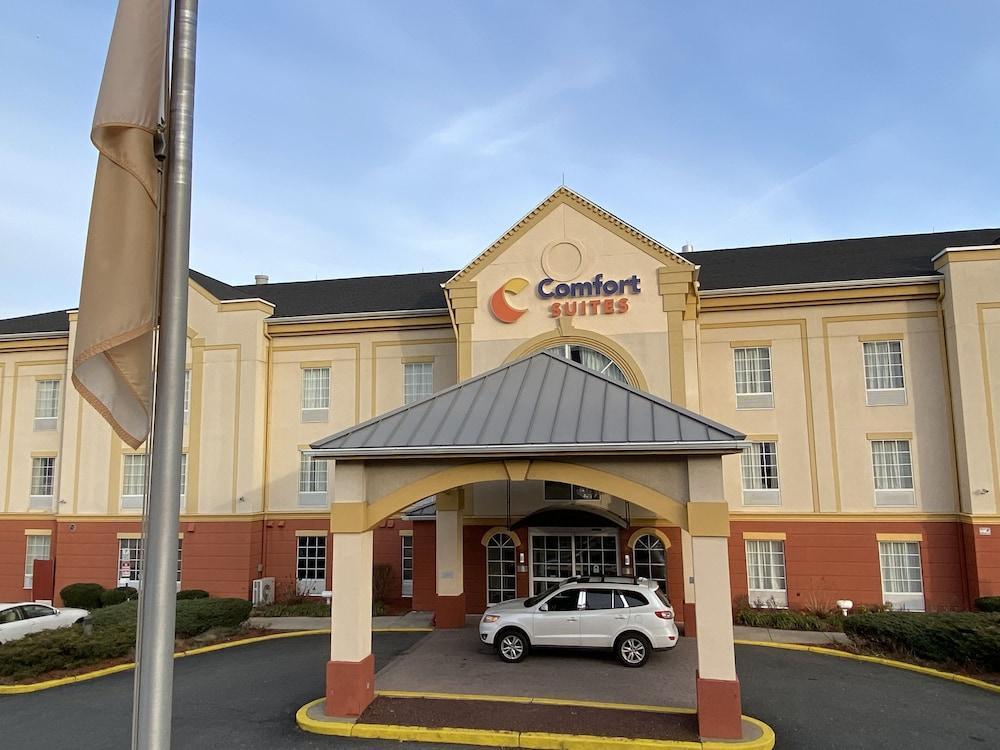 Comfort Suites Newark - Harrison Exterior foto