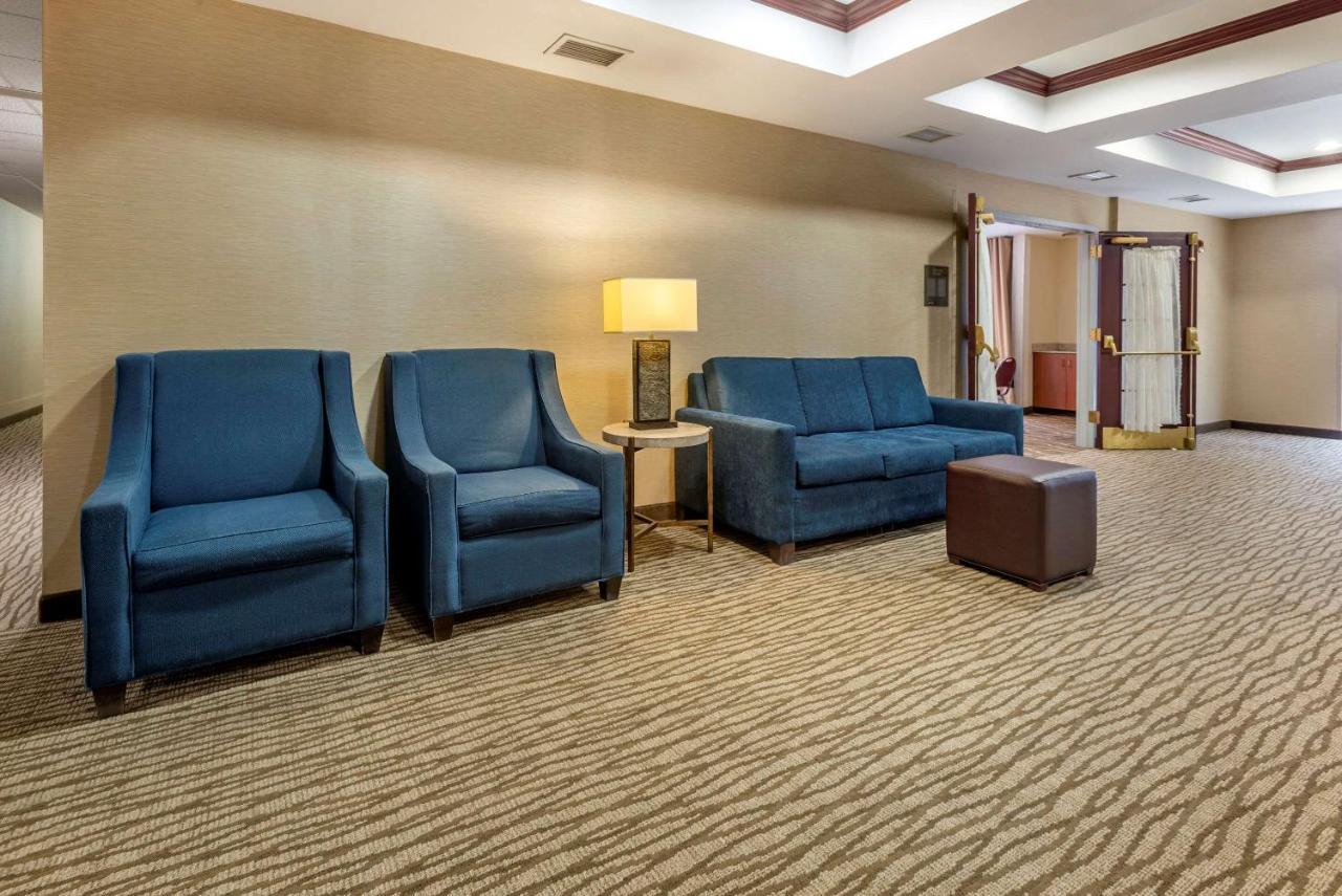 Comfort Suites Newark - Harrison Exterior foto