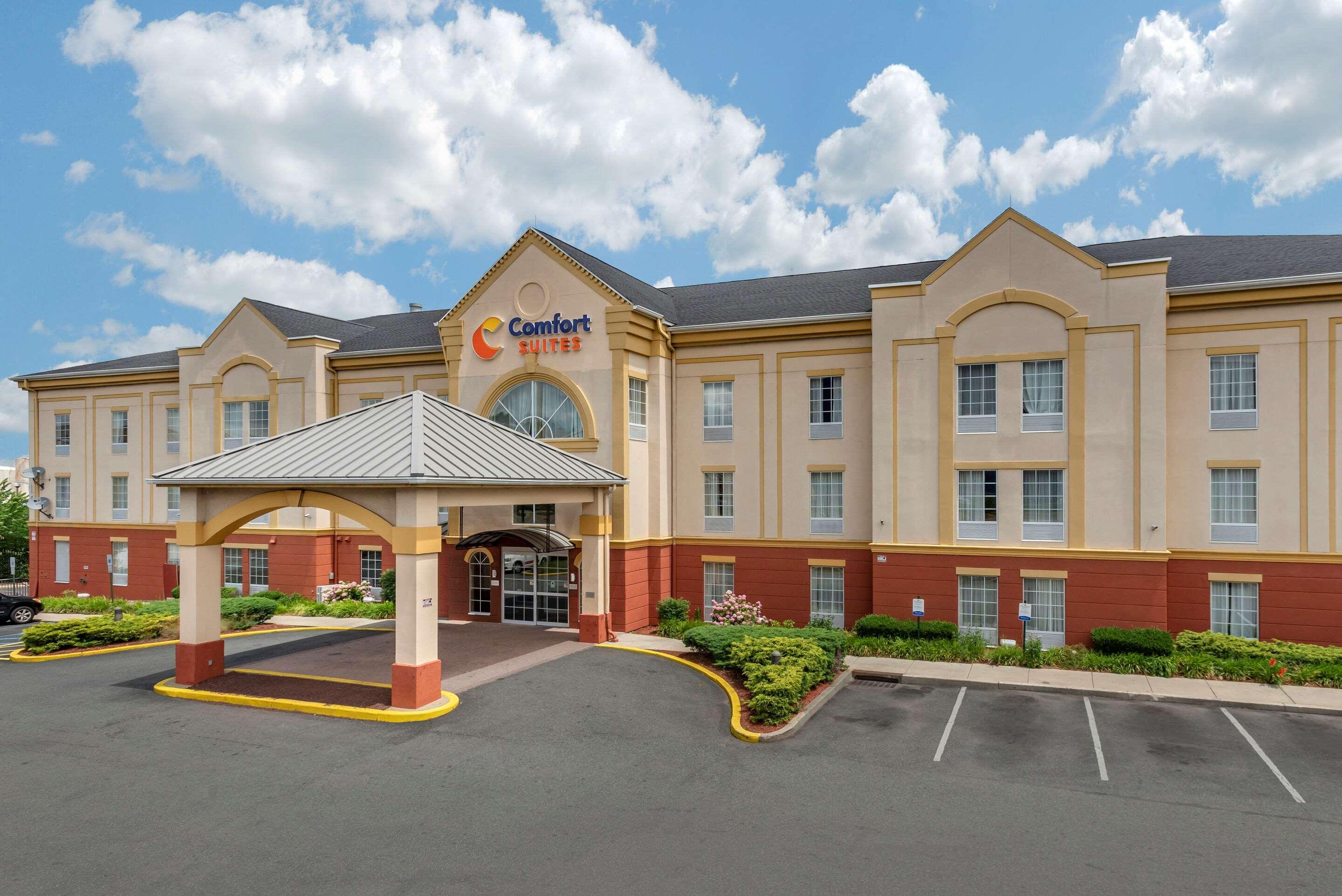 Comfort Suites Newark - Harrison Exterior foto