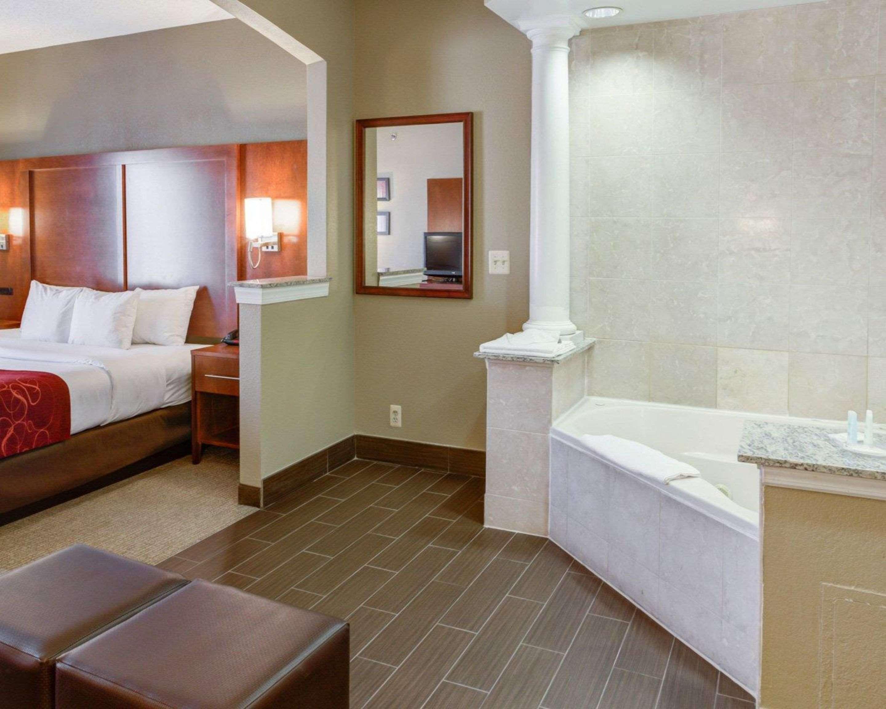 Comfort Suites Newark - Harrison Exterior foto