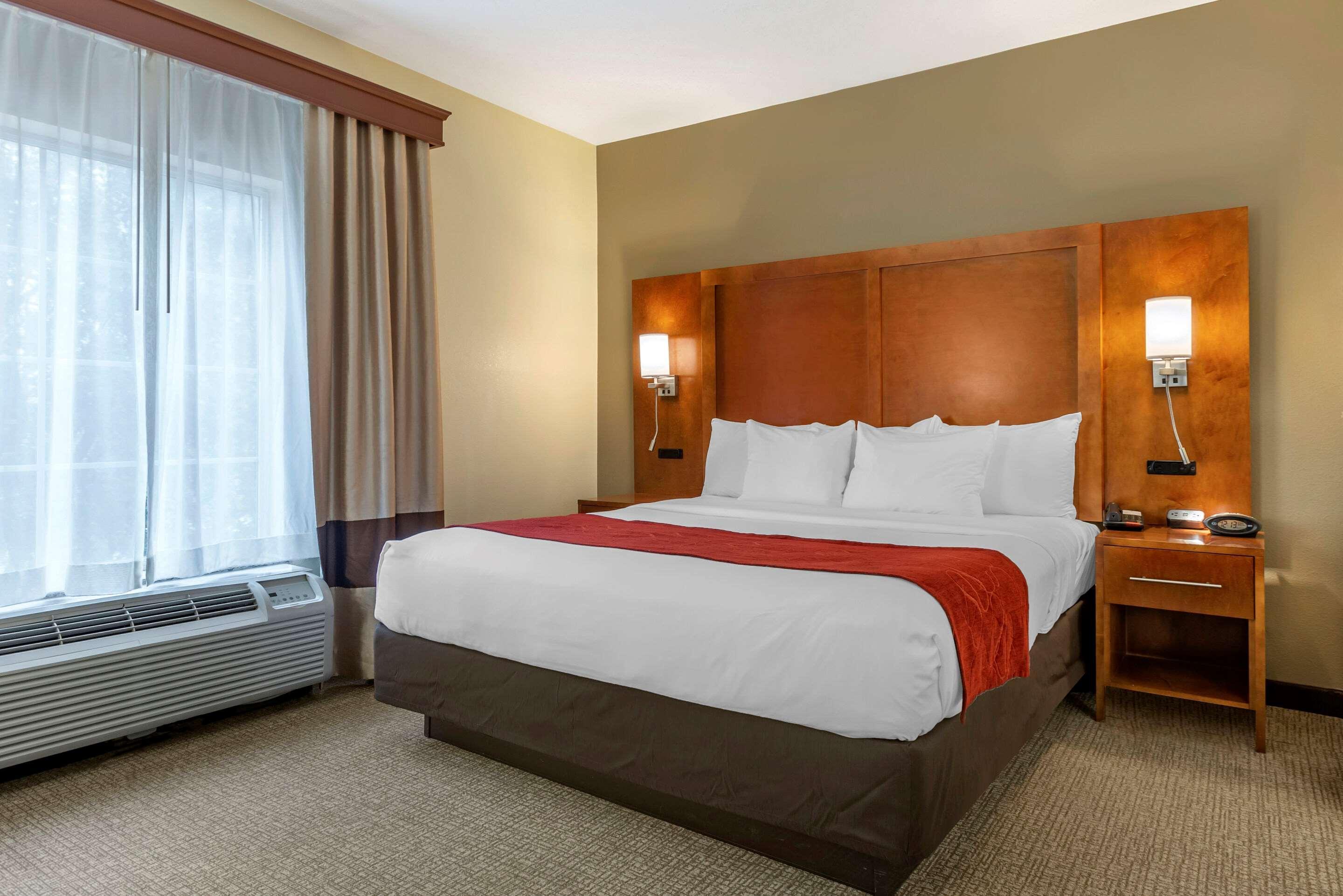 Comfort Suites Newark - Harrison Exterior foto